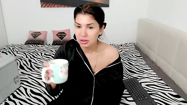 NickyHotXO online show from 04/07/26, 04:57