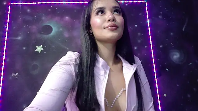 ValentinaRojass  online show from 04/17/26, 06:11