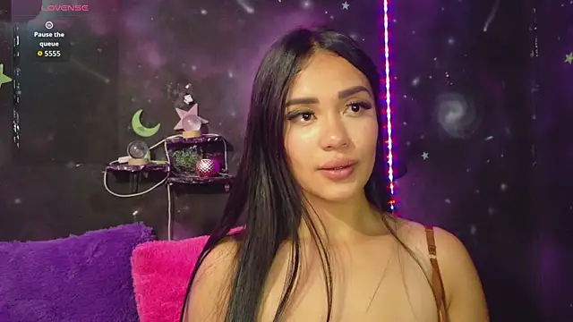 Snapshot of ValentinaRojass_ chatting on 05/14/26, 04:47 ValentinaRojass online show from 05/14/26, 04:47