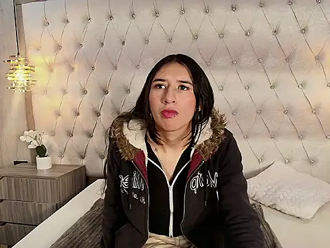 LilyRossi  online show from 05/09/26, 02:22