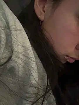 LilyRossi  online show from 06/19/26, 12:20