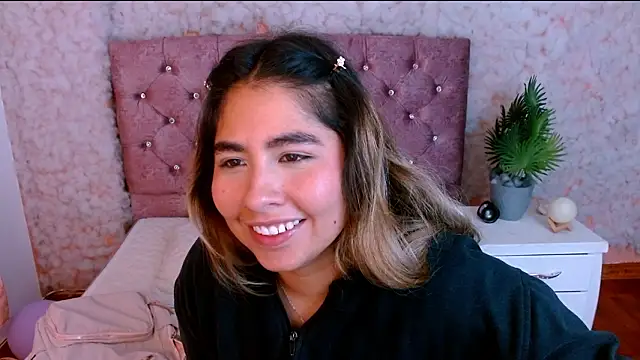 Sofiazaf  online show from 03/09/26, 12:20