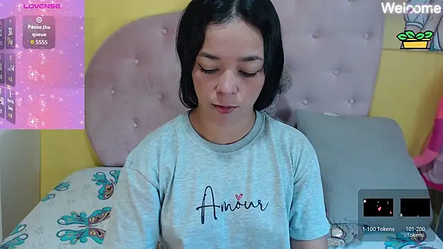 Snapshot of Sophiiee_Gray chatting on 05/05/26, 12:57 Sophiiee Gray online show from 05/05/26, 12:57