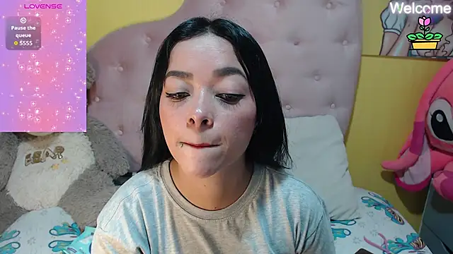 Snapshot of Sophiiee_Gray chatting on 05/08/26, 01:44 Sophiiee Gray online show from 05/08/26, 01:44