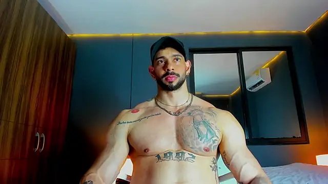 massimo visconti online show from 03/28/26, 02:44