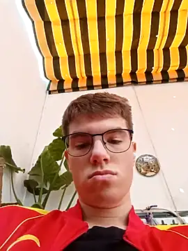 Snapshot of Alejandro27003 chatting on 03/01/26, 12:18 Alejandro27003 online show from 03/01/26, 12:18