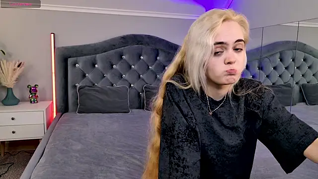 Snapshot of Bambi_Bloom chatting on 03/02/26, 07:15 Bambi Bloom online show from 03/02/26, 07:15