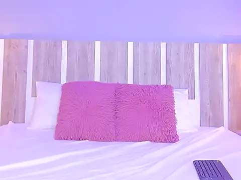 EmilySearss online show from 03/08/26, 07:50