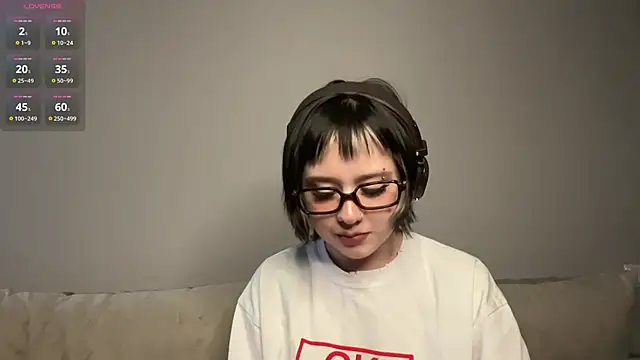 Snapshot of AueshaSimon chatting on 03/04/26, 09:04 AueshaSimon online show from 03/04/26, 09:04