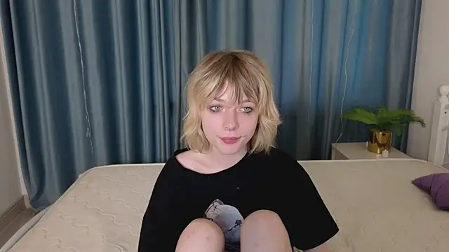 MollySally online show from 05/10/26, 04:06