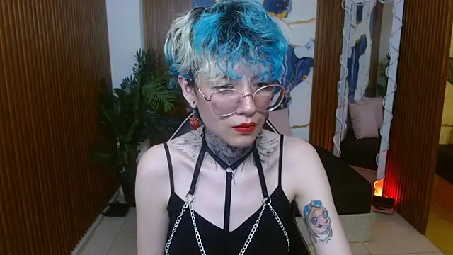 Lyra tay online show from 04/17/26, 07:06