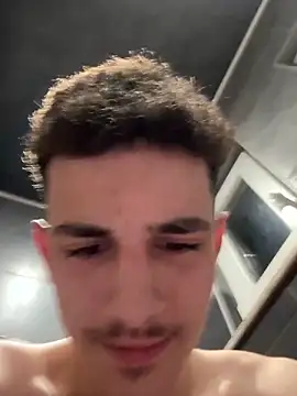 Snapshot of KillianLau26510 chatting on 03/24/26, 01:10 KillianLau26510 online show from 03/24/26, 01:10