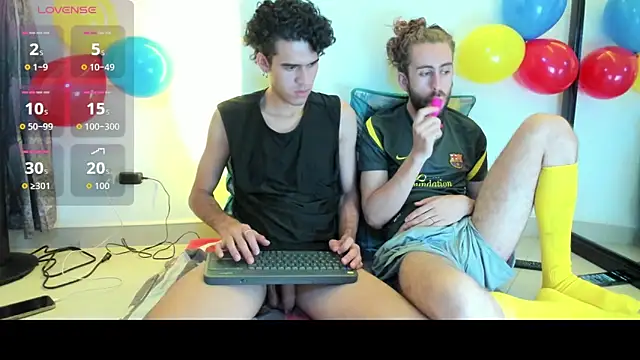Snapshot of Jean_And_PaulXL chatting on 06/16/26, 12:35 Jean And PaulXL online show from 06/16/26, 12:35