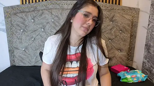 ElisVega online show from 03/11/26, 02:06