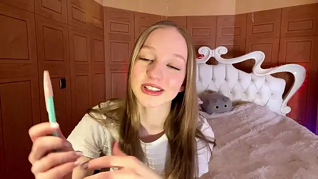 Anika Socutehe online show from 03/17/26, 01:25