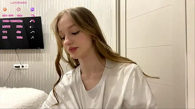 Anika Socutehe online show from 05/14/26, 09:10