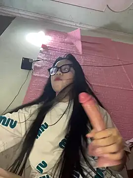 Leeeeiu online show from 04/10/26, 03:17