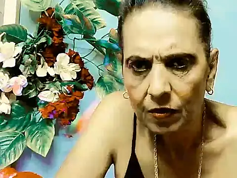 Snapshot of Hot_queen58 chatting on 05/20/26, 05:52 Hot queen58 online show from 05/20/26, 05:52