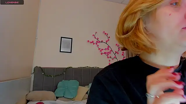 DellaRows online show from 05/04/26, 05:14