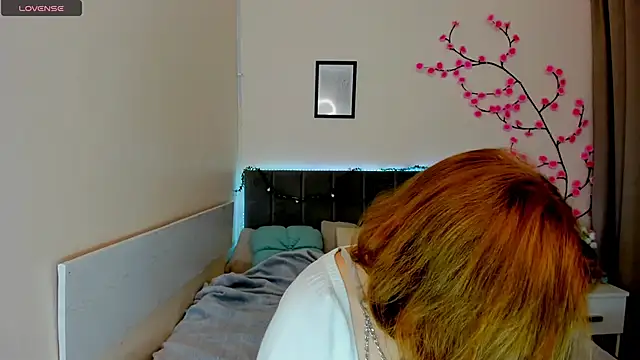 DellaRows online show from 06/03/26, 05:54