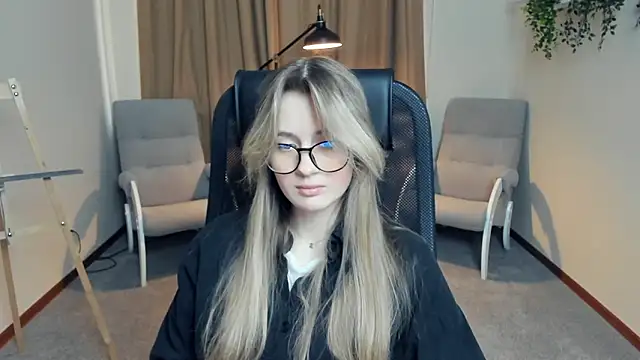 Snapshot of DortheaHupy chatting on 03/04/26, 07:58 DortheaHupy online show from 03/04/26, 07:58