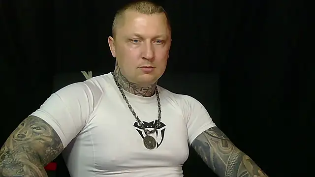 Snapshot of devilWithTats chatting on 06/09/26, 03:01 devilWithTats online show from 06/09/26, 03:01