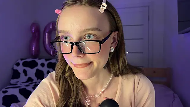 Lolatatee online show from 03/27/26, 07:57