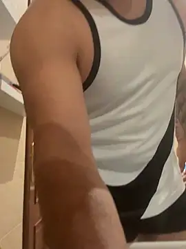 alexandeerr1986 online show from 04/13/26, 06:02