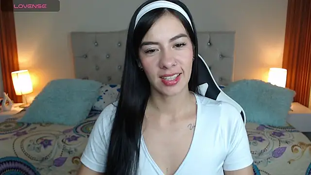 emiily skinny online show from 04/10/26, 03:23