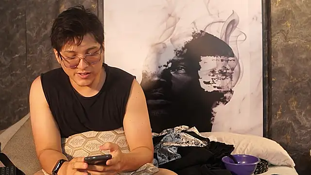 Mia and Belmonth online show from 03/22/26, 06:33