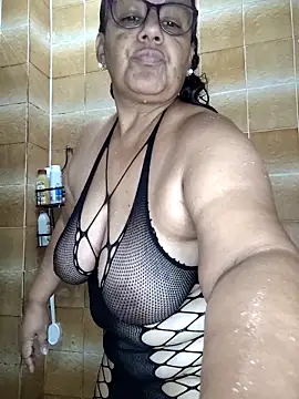 Roxy 77 online show from 04/14/26, 10:27