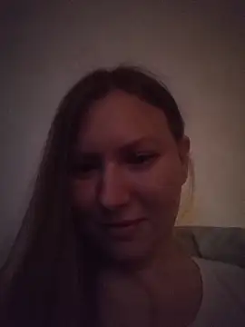 August Shine online show from 04/23/26, 06:32