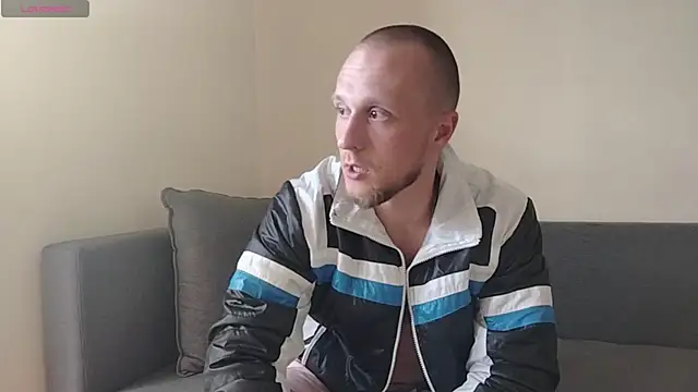 lion and kittyy online show from 05/16/26, 04:17