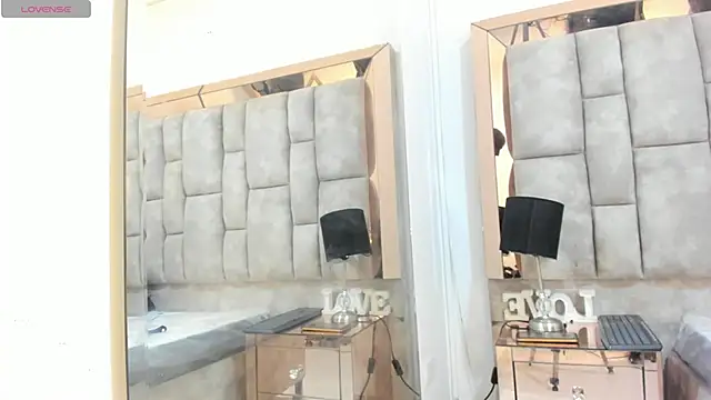 Titan Moreno  online show from 04/18/26, 01:37