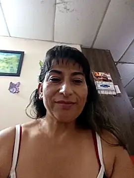 Lucia Rios online show from 04/16/26, 12:00