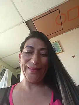 Snapshot of Lucia_Rios chatting on 06/29/26, 10:43 Lucia Rios online show from 06/29/26, 10:43