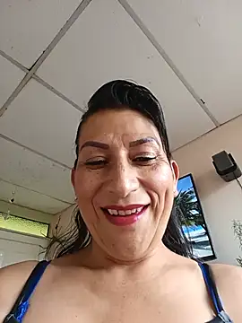 Snapshot of Lucia_Rios chatting on 07/14/26, 10:48 Lucia Rios online show from 07/14/26, 10:48