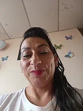 Snapshot of Lucia_Rios chatting on 07/17/26, 10:03 Lucia Rios online show from 07/17/26, 10:03