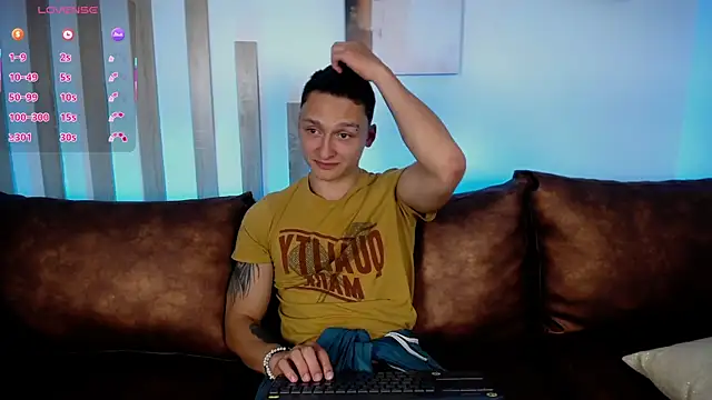 Snapshot of DIEGO_JONES chatting on 06/03/26, 01:03 DIEGO JONES online show from 06/03/26, 01:03