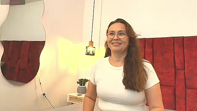 Snapshot of _Monaliza_ chatting on 07/06/26, 12:24 Monaliza online show from 07/06/26, 12:24