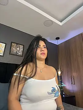 Snapshot of alejandra__garcia chatting on 07/17/26, 03:35 alejandra garcia online show from 07/17/26, 03:35