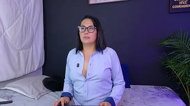 Valeriaa cruz online show from 05/01/26, 12:26