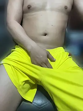 hoang15075 online show from 05/16/26, 11:53