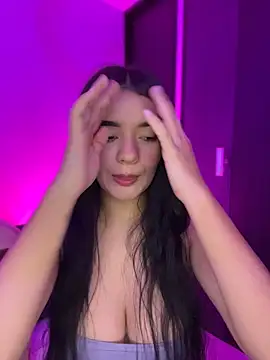 Sophia Wy online show from 04/05/26, 11:51