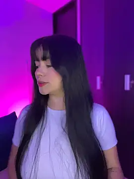 Sophia Wy online show from 04/17/26, 05:21