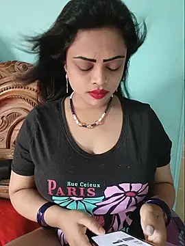Snapshot of Beauty-3 chatting on 06/24/26, 03:49 Beauty-3 online show from 06/24/26, 03:49