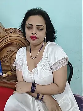 Snapshot of Beauty-3 chatting on 06/26/26, 01:54 Beauty-3 online show from 06/26/26, 01:54