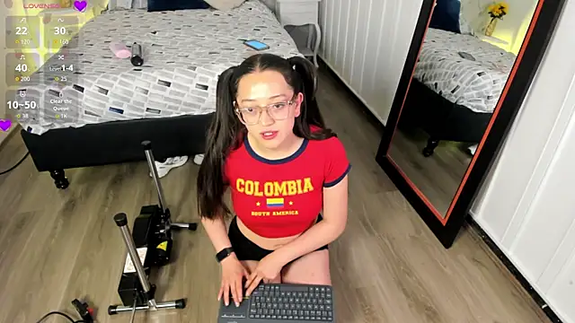 Snapshot of EvaMark_ chatting on 06/18/26, 11:36 EvaMark online show from 06/18/26, 11:36
