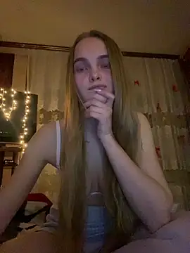 LunaVey online show from 04/14/26, 05:52