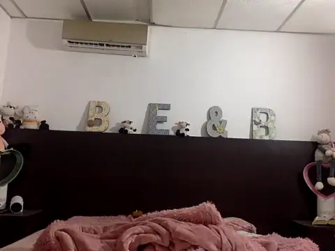 mommy-Milf online show from 03/08/26, 02:43